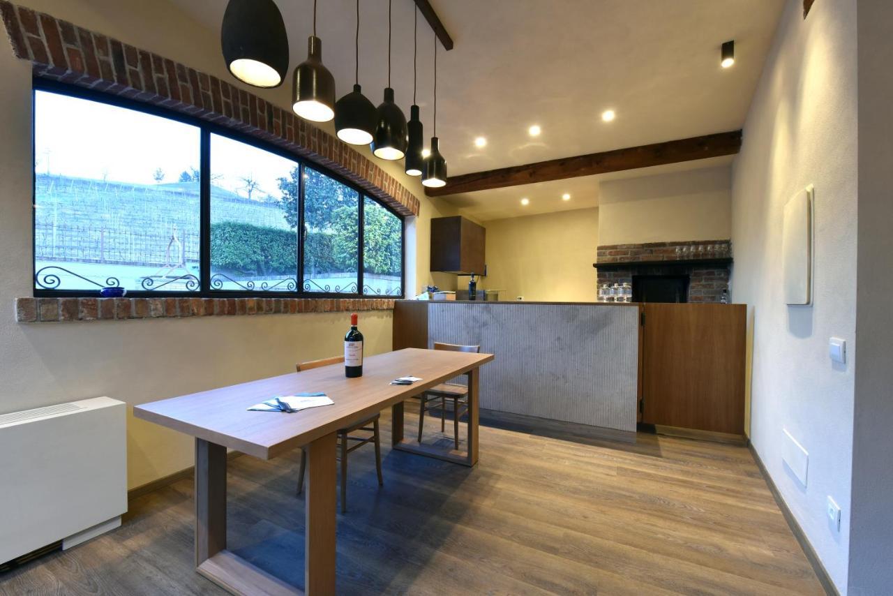 לינה וארוחת בוקר Montegrosso dʼAsti Cascina La Badia מראה חיצוני תמונה